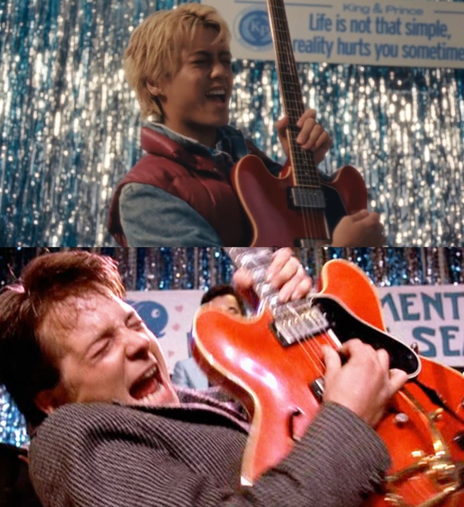 Comparativa de dos escenas icónicas de conciertos: en la parte superior, **Kaito** de **King & Prince** sostiene una guitarra eléctrica mientras sonríe en una presentación; en la parte inferior, **Marty McFly** de _Back to the Future_ también toca la guitarra durante un emocionante momento en su actuación.